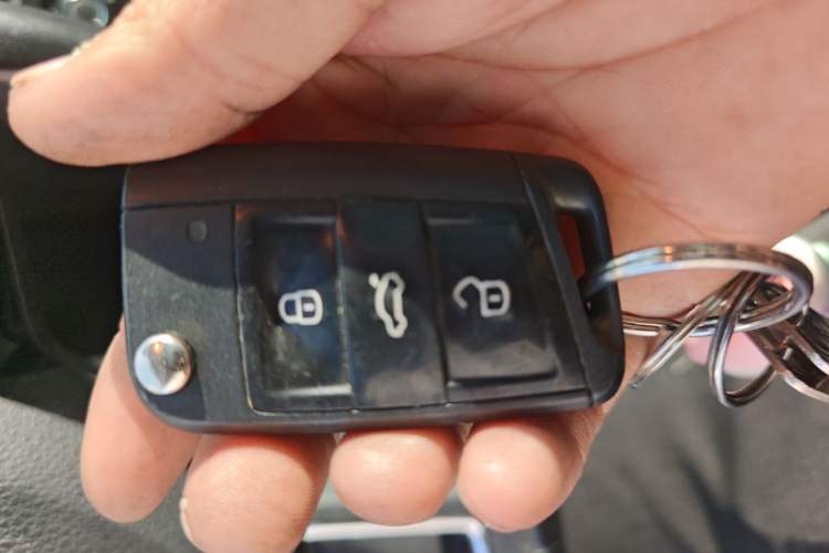 Used Skoda Octavia 2016 1.6L Automatic Smart Drive Edition Vehicle Key