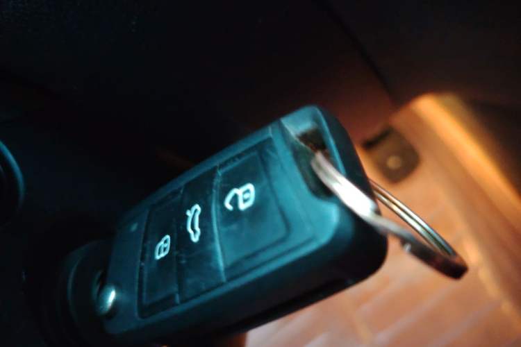 Used Skoda Octavia 2016 1.6L Automatic Smart Drive Edition Vehicle Key