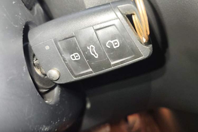 Used Skoda Octavia 2016 1.6L Automatic Smart Drive Edition Vehicle Key