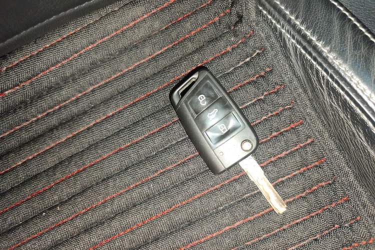 Used Skoda Octavia 2016 1.6L Automatic Smart Drive Edition Vehicle Key