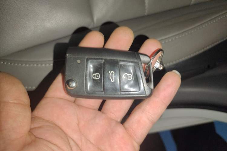 Used Skoda Octavia 2016 1.6L Automatic Smart Drive Edition Vehicle Key