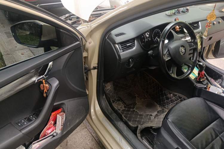 Used Skoda Octavia 2016 1.6L Automatic Smart Drive Edition Driver Seat