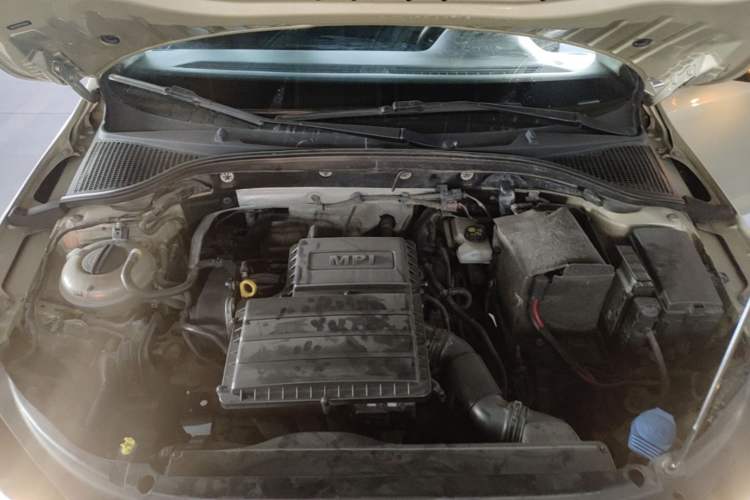 Used Skoda Octavia 2016 1.6L Automatic Smart Drive Edition Engine Bay