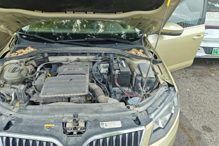 Used Skoda Octavia 2016 1.6L Automatic Smart Drive Edition Engine Bay Left