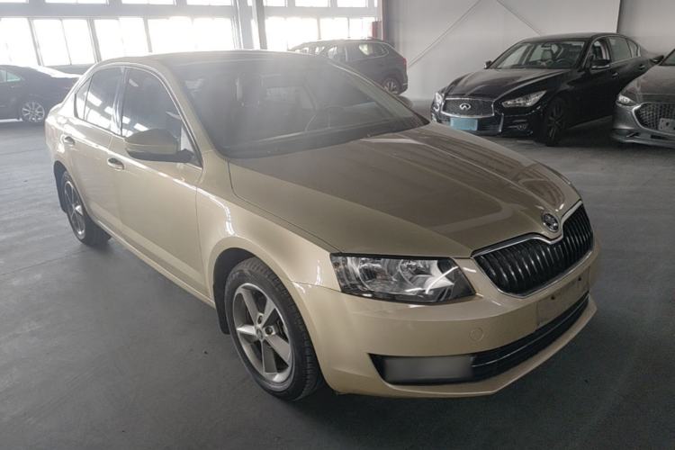 Used Skoda Octavia 2016 1.6L Automatic Smart Drive Edition Front Right 45 Deg