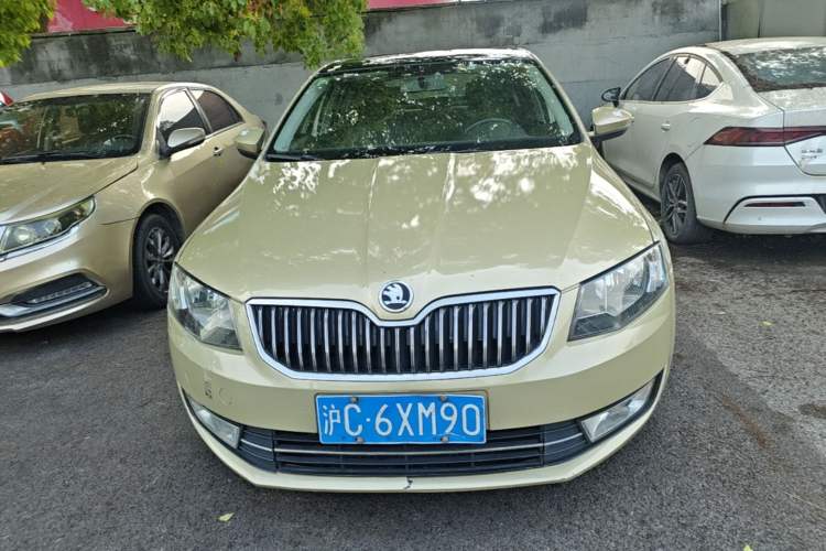 Used Skoda Octavia 2016 1.6L Automatic Smart Drive Edition Front