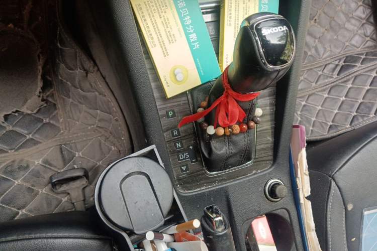 Used Skoda Octavia 2016 1.6L Automatic Smart Drive Edition Gear Lever