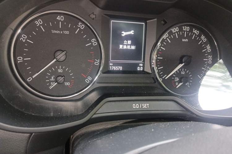 Used Skoda Octavia 2016 1.6L Automatic Smart Drive Edition Odometer Close Up