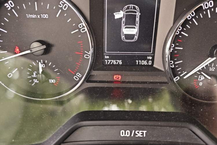 Used Skoda Octavia 2016 1.6L Automatic Smart Drive Edition Odometer Close Up
