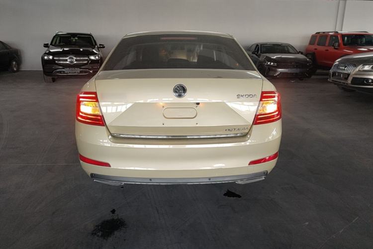 Used Skoda Octavia 2016 1.6L Automatic Smart Drive Edition Rear