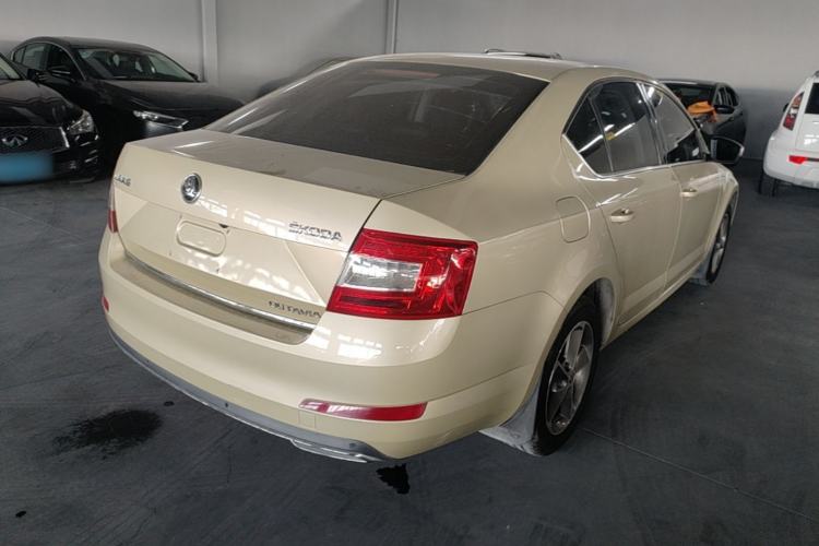 Used Skoda Octavia 2016 1.6L Automatic Smart Drive Edition Rear Right 45 Deg