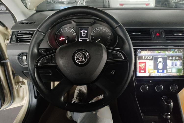 Used Skoda Octavia 2016 1.6L Automatic Smart Drive Edition Steering Wheel