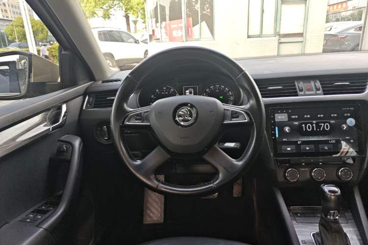 Used Skoda Octavia 2016 1.6L Automatic Smart Drive Edition Steering Wheel