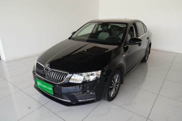Skoda Octavia 2017 1.6L Automatic Chuanxing Edition с пробегом
