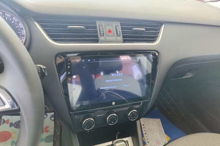 Used Skoda Octavia 2017 1.6L Automatic Chuanxing Edition Audio And AC Panel