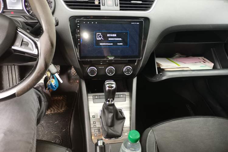 Used Skoda Octavia 2017 1.6L Automatic Smart Drive Edition Audio And AC Panel