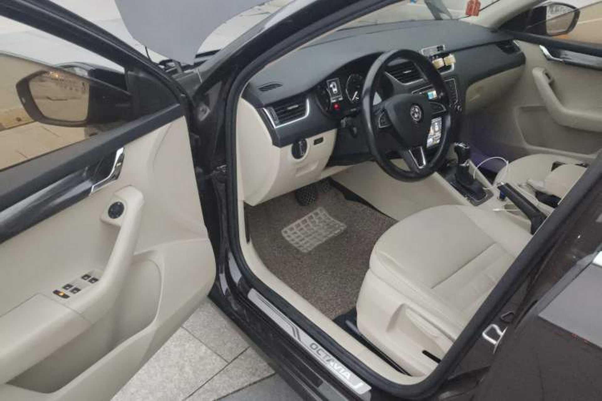 Used Skoda Octavia 2017 1.6L Automatic Smart Drive Edition Driver Seat