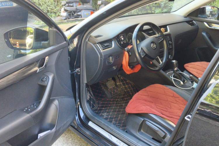 Used Skoda Octavia 2017 TSI280 DSG Smart Drive Edition Driver Seat