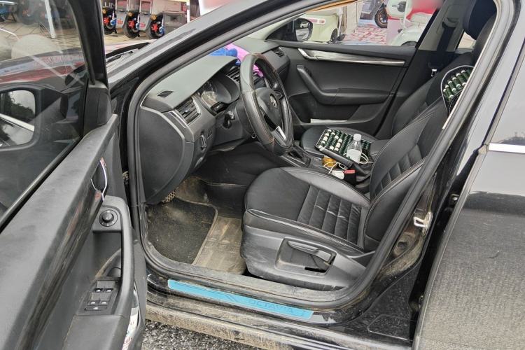 Used Skoda Octavia 2017 1.6L Automatic Smart Drive Edition Driver Seat