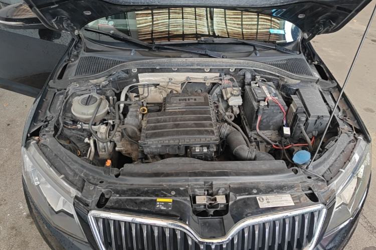 Used Skoda Octavia 2017 Classic Model 1.6L Manual Comfort Edition Engine Bay