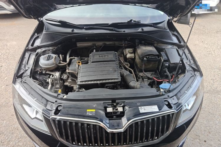 Used Skoda Octavia 2017 Classic Model 1.6L Manual Comfort Edition Engine Bay