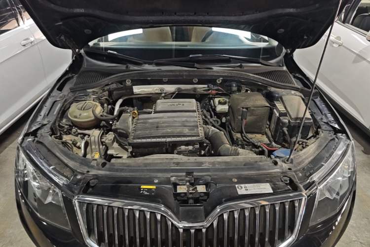 Used Skoda Octavia 2017 1.6L Automatic Smart Drive Edition Engine Bay