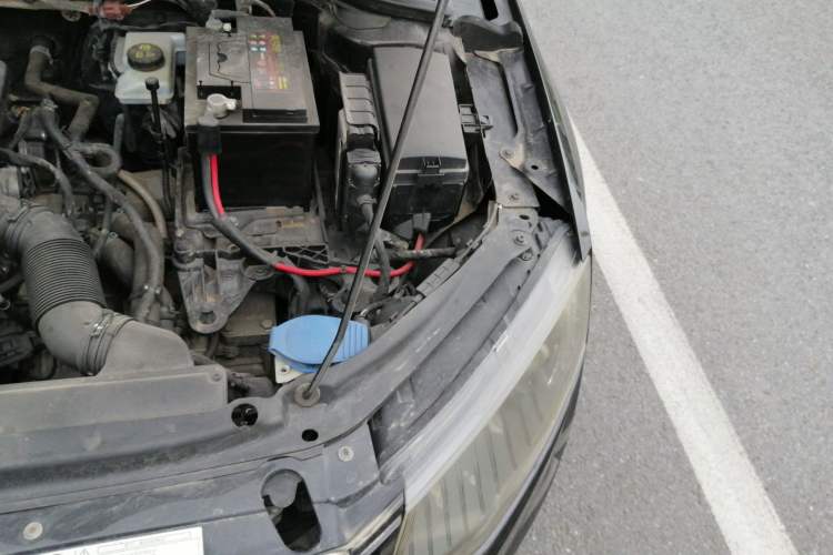 Used Skoda Octavia 2017 1.6L Automatic Smart Drive Edition Engine Bay Left