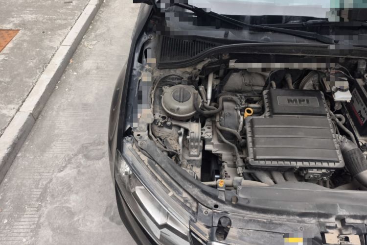 Used Skoda Octavia 2017 1.6L Manual Smart Drive Edition Engine Bay Right