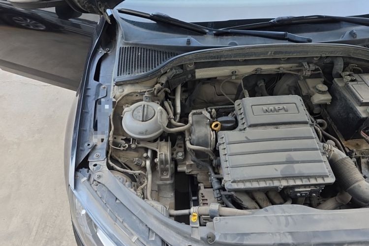 Used Skoda Octavia 2017 1.6L Manual Trend Edition Engine Bay Right