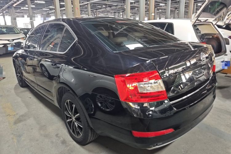Used Skoda Octavia 2017 1.6L Automatic Smart Drive Edition Exterior 2