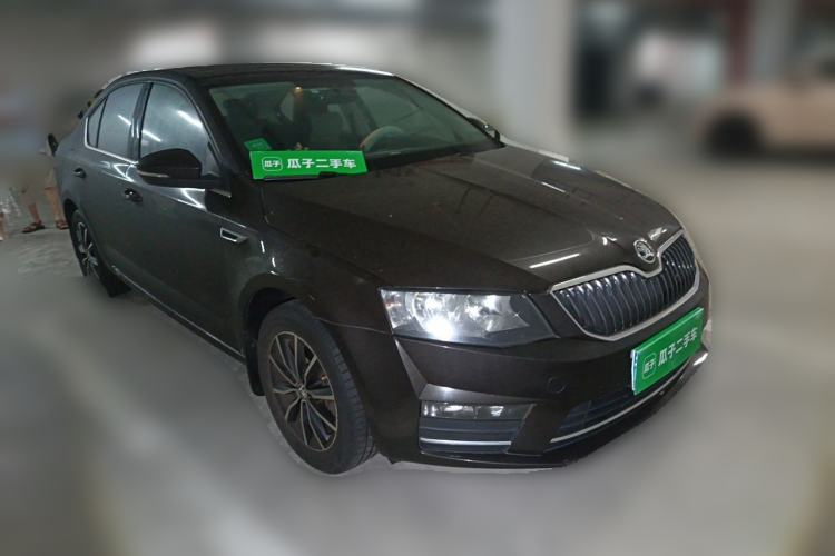 Used Skoda Octavia 2017 1.6L Automatic Smart Drive Edition Exterior 2