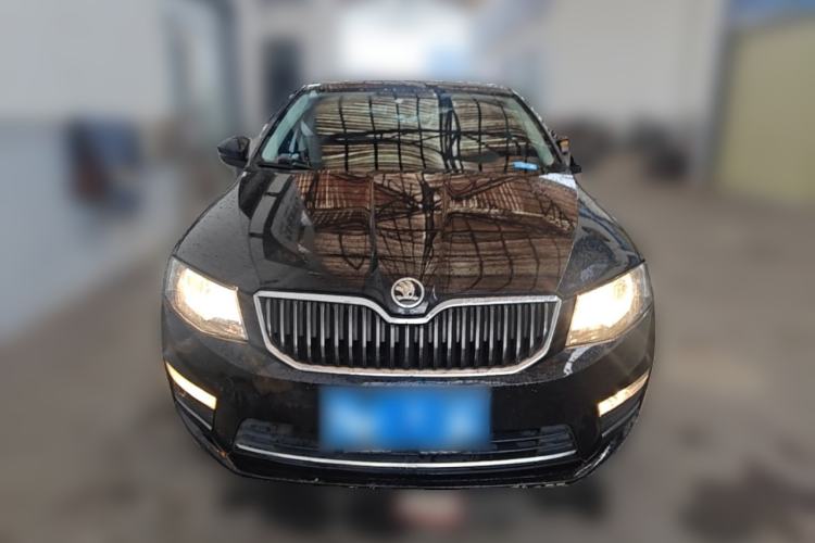 Used Skoda Octavia 2017 Classic Model 1.6L Manual Comfort Edition Front