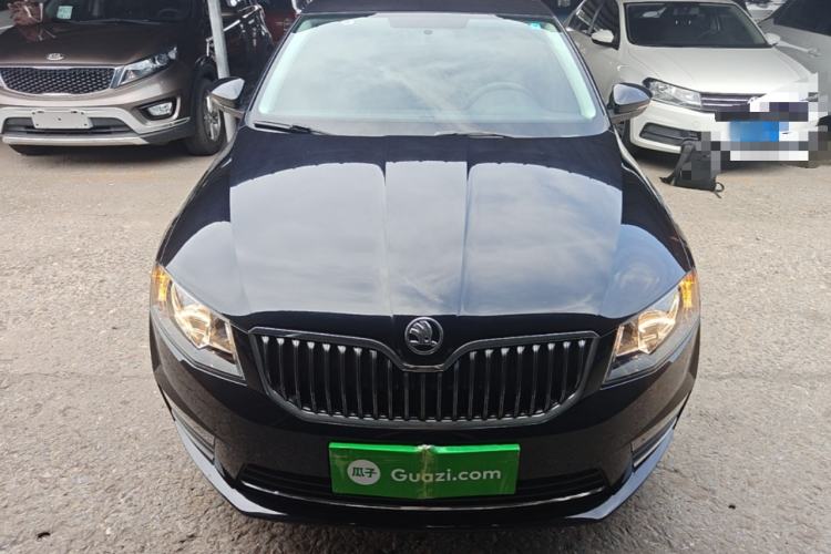 Used Skoda Octavia 2017 Classic Model 1.6L Manual Comfort Edition Front