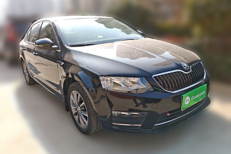 Used Skoda Octavia 2017 1.6L Manual Trend Edition Front Right 45 Deg