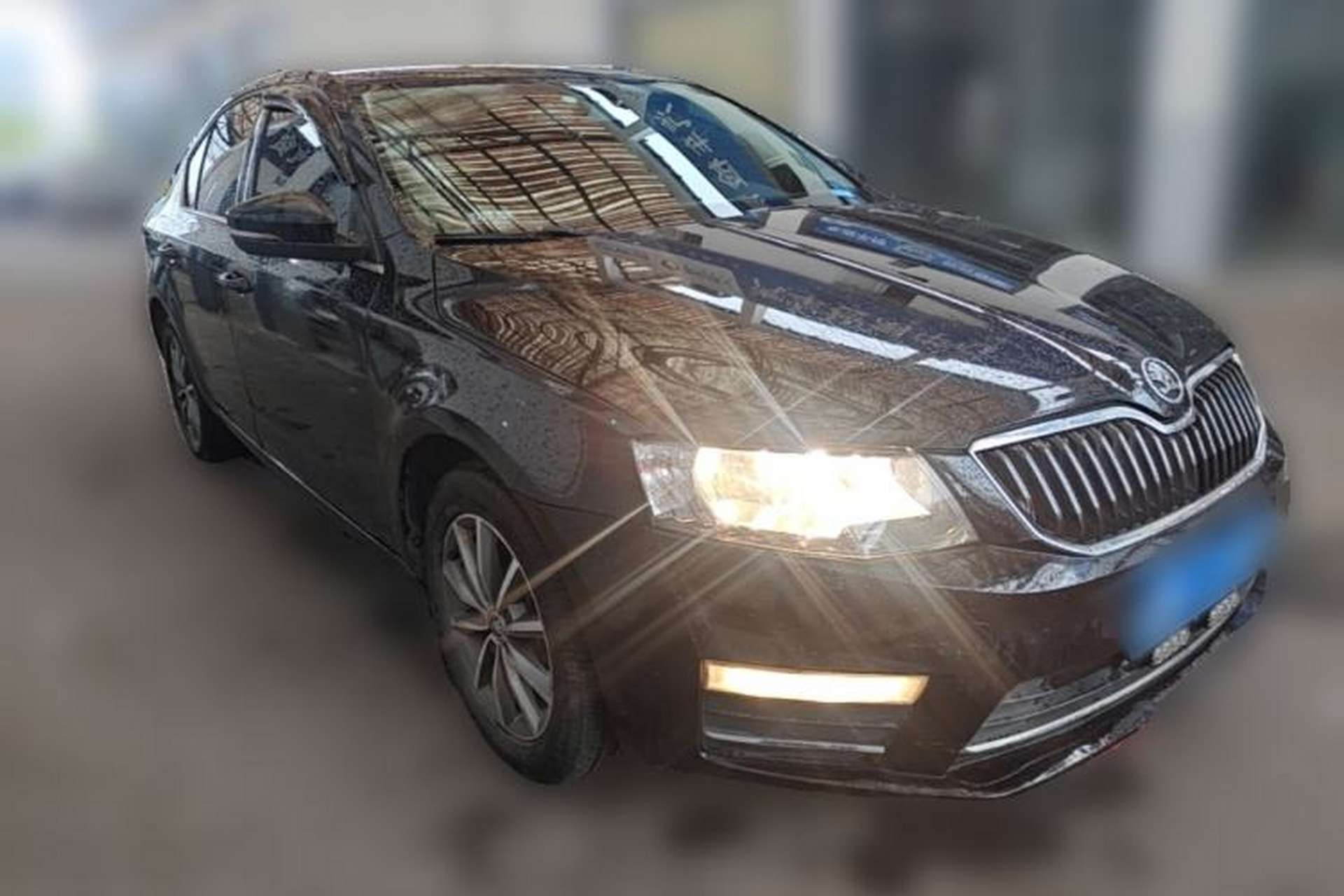 Used Skoda Octavia 2017 Classic Model 1.6L Manual Comfort Edition Front Right 45 Deg