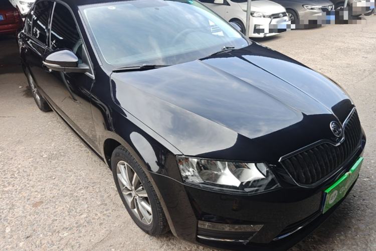 Used Skoda Octavia 2017 Classic Model 1.6L Manual Comfort Edition Front Right 45 Deg
