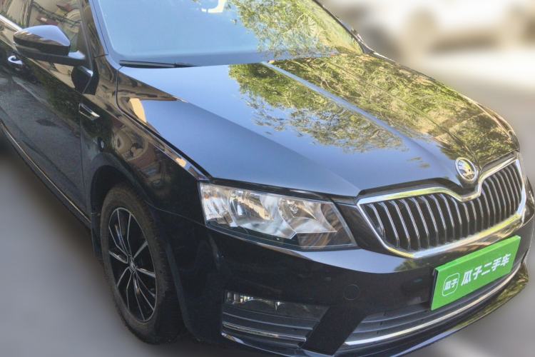 Used Skoda Octavia 2017 TSI280 DSG Smart Drive Edition Front Right 45 Deg
