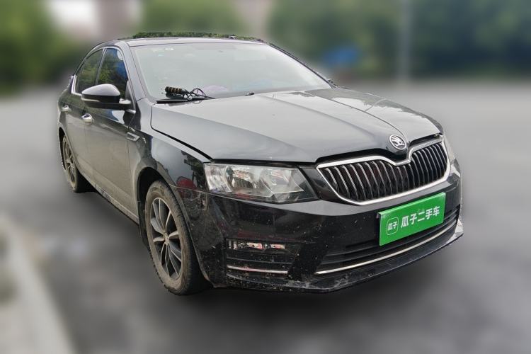 Used Skoda Octavia 2017 1.6L Automatic Smart Drive Edition Front Right 45 Deg