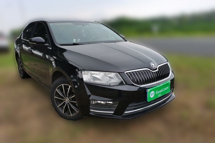 Used Skoda Octavia 2017 1.6L Automatic Smart Drive Edition Front Right 45 Deg