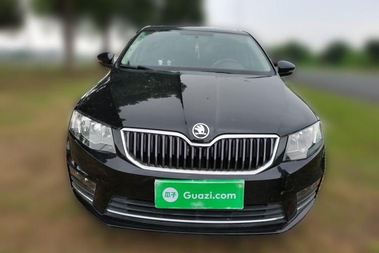 Used Skoda Octavia 2017 1.6L Automatic Smart Drive Edition Front