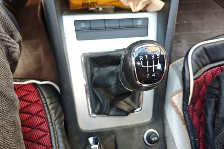 Used Skoda Octavia 2017 1.6L Manual Trend Edition Gear Lever