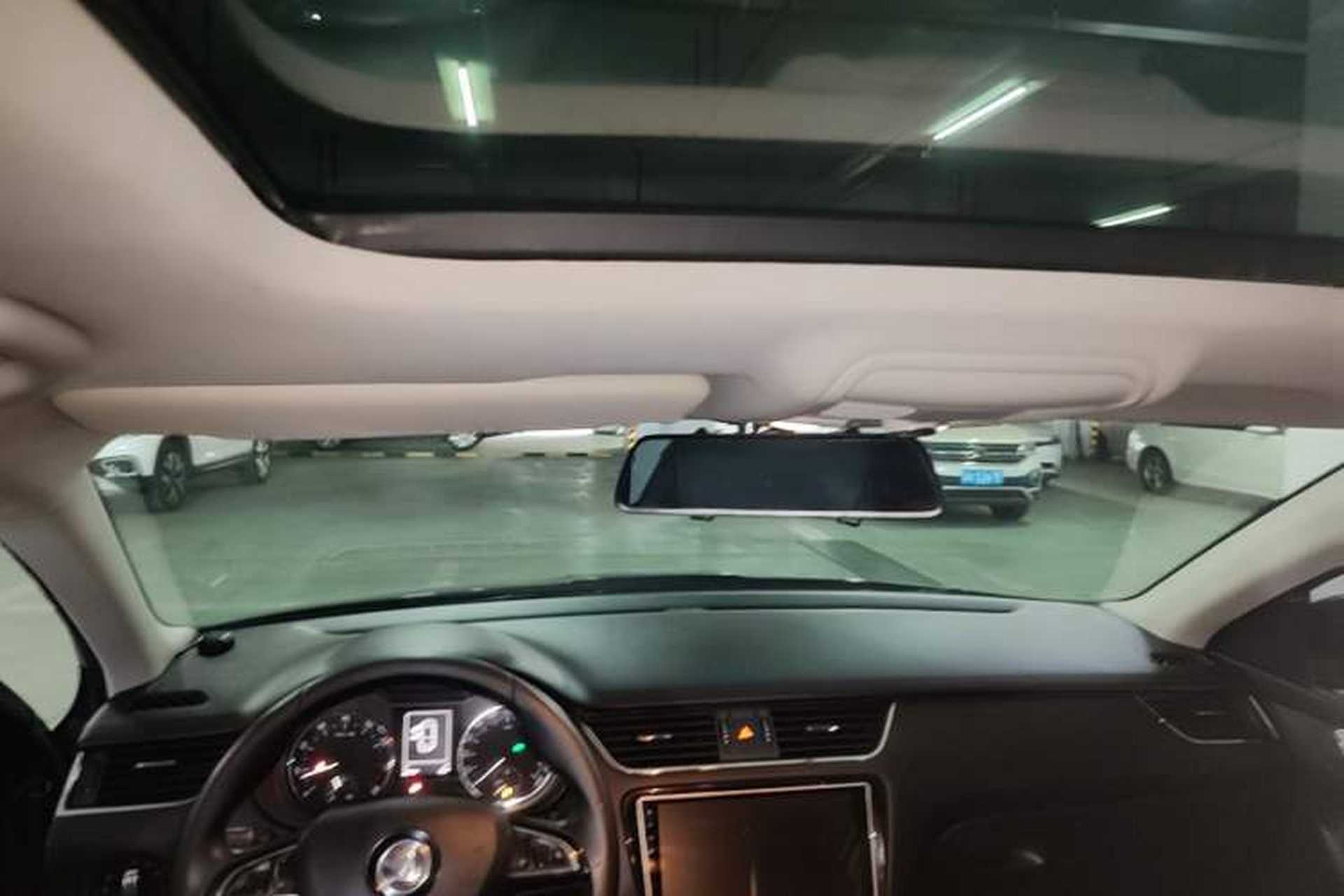 Used Skoda Octavia 2017 1.6L Automatic Smart Drive Edition Headliner