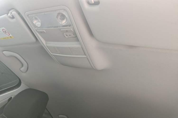 Used Skoda Octavia 2017 Classic Model 1.6L Manual Comfort Edition Headliner