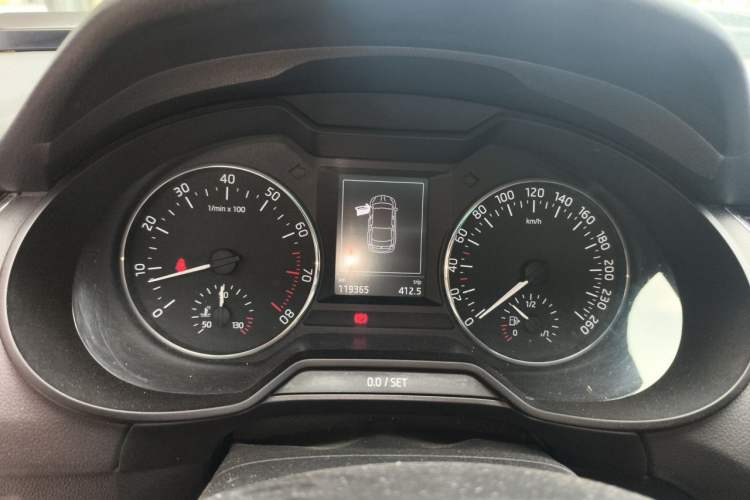 Used Skoda Octavia 2017 1.6L Manual Smart Drive Edition Instrument Cluster