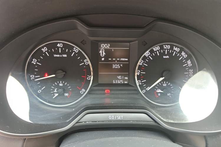 Used Skoda Octavia 2017 Classic Model 1.6L Manual Comfort Edition Instrument Cluster