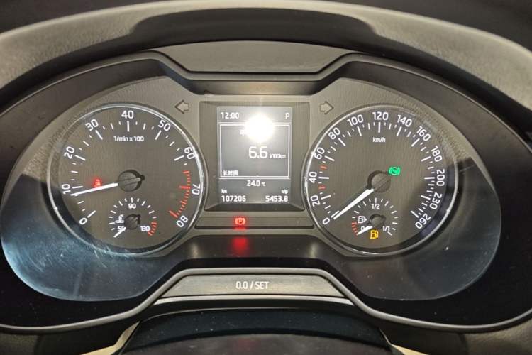 Used Skoda Octavia 2017 1.6L Automatic Smart Drive Edition Instrument Cluster