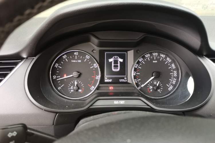 Used Skoda Octavia 2017 1.6L Automatic Smart Drive Edition Instrument Cluster
