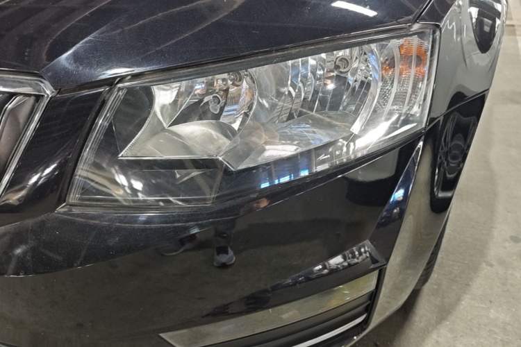 Used Skoda Octavia 2017 1.6L Automatic Smart Drive Edition Left Front Headlight