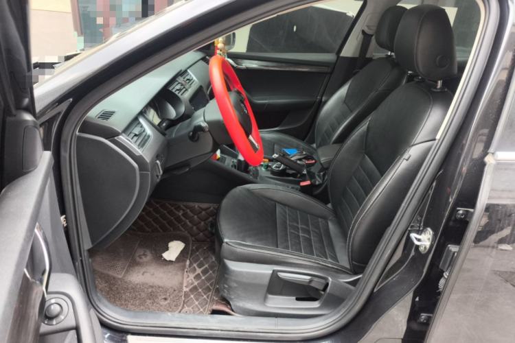 Used Skoda Octavia 2017 1.6L Manual Smart Drive Edition Left Front Seat
