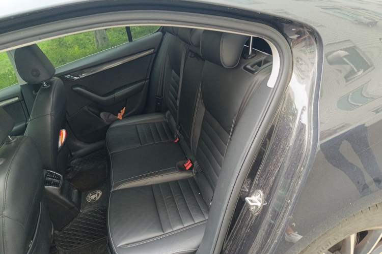 Used Skoda Octavia 2017 1.6L Automatic Smart Drive Edition Left Rear Seat
